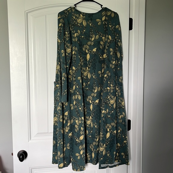 LuLaRoe Tops - LulaRoe Sarah Long Open Floral Cardigan